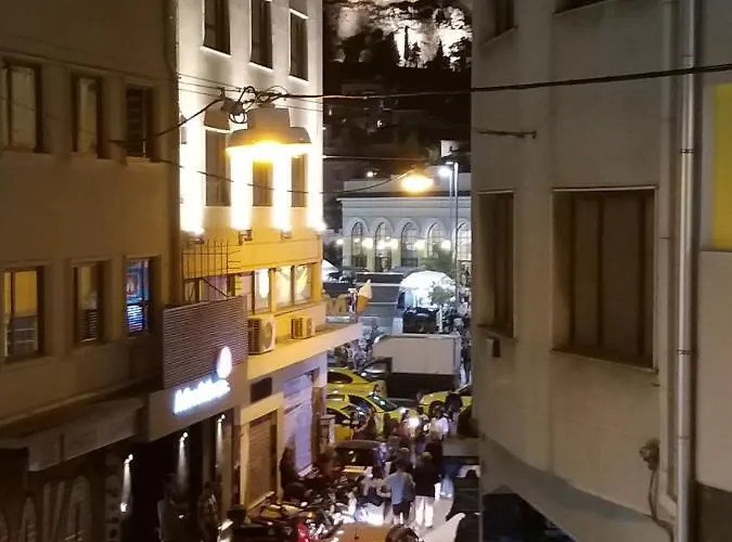 Amazing Apartments @ Monastiraki Subway Station